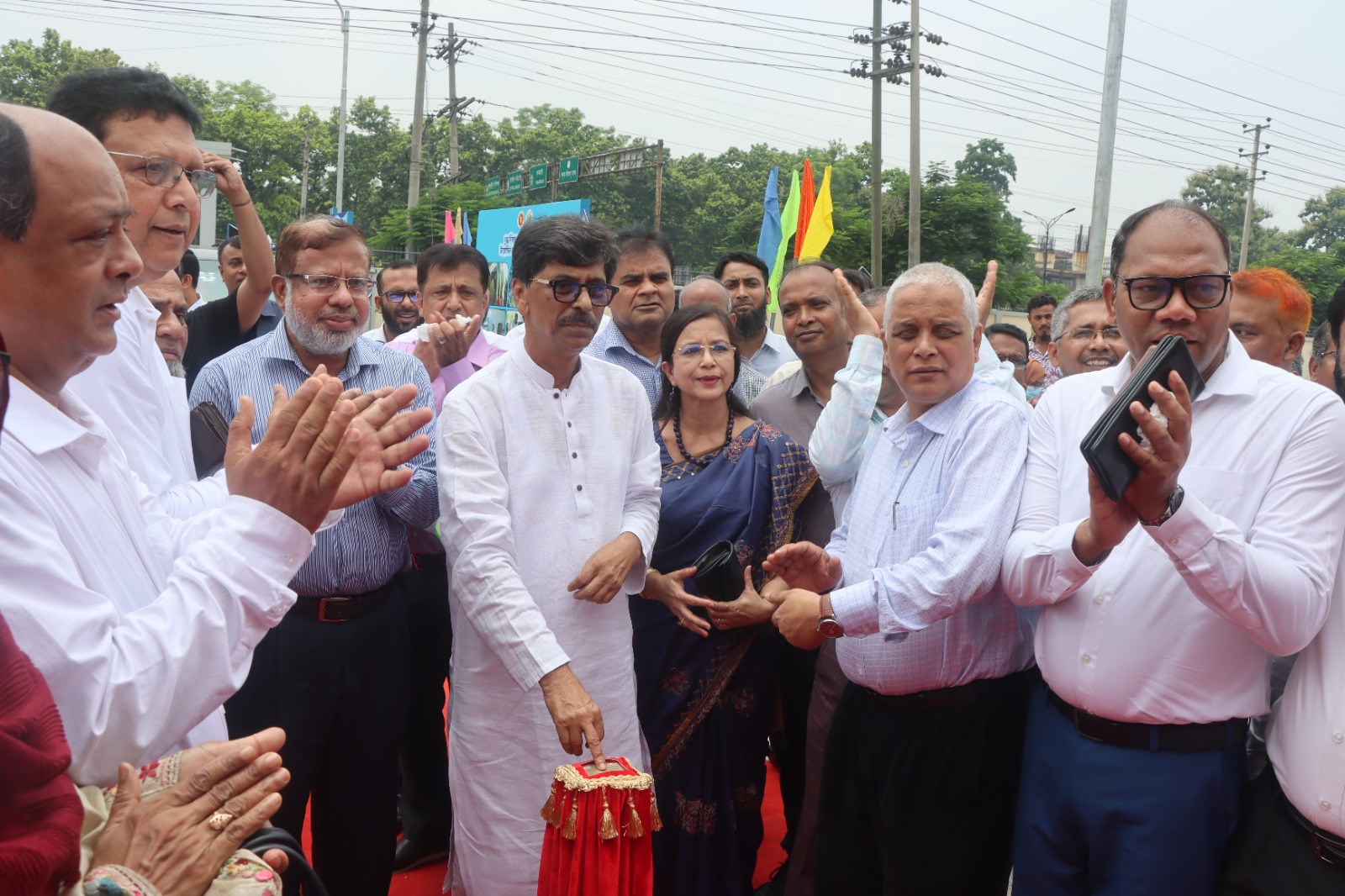 প্রকল্পের মূল লক্ষ্য হতে হবে কৃষক ও খামারির কল্যাণ নিশ্চিত করা